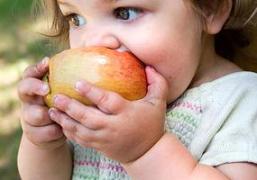 enfant pomme